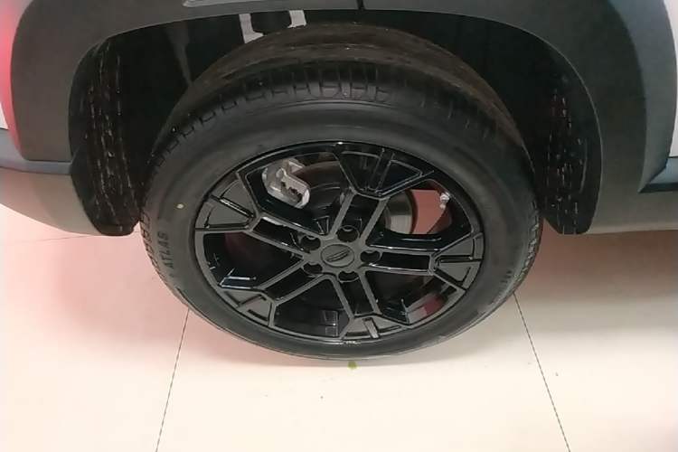 Used Geely Auto Cowboy 2025 1.5TD Trendy Play Edition Right Rear Wheel Hub
