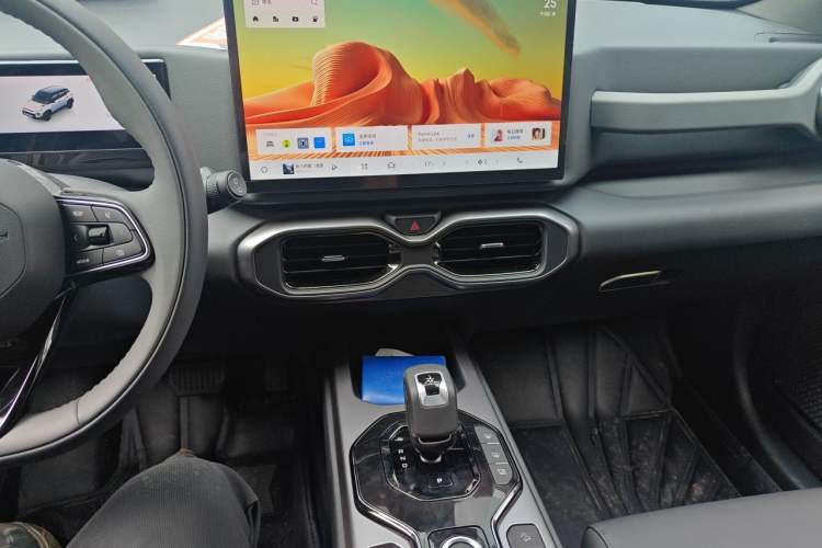 Used Geely Auto Cowboy 2025 1.5TD Fun-Offroad Version Audio And AC Panel