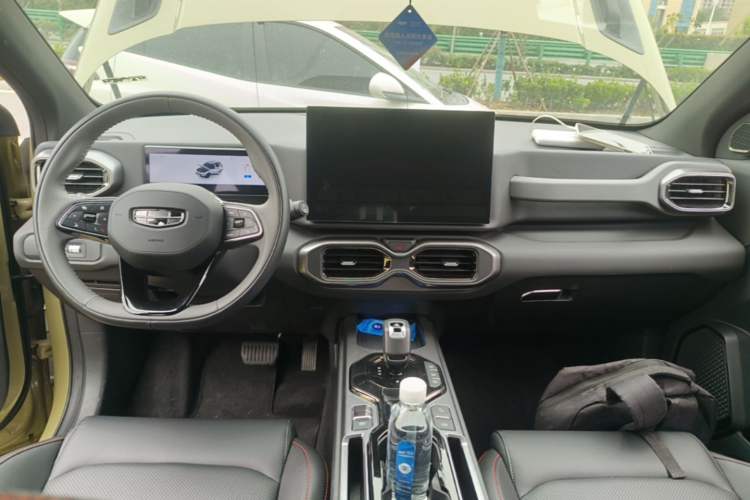 Used Geely Auto Cowboy 2025 1.5TD Fun-Offroad Version Center Console