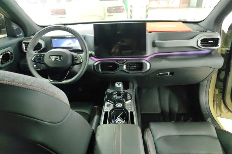 Used Geely Auto Cowboy 2025 1.5TD Fun-Offroad Version Center Console