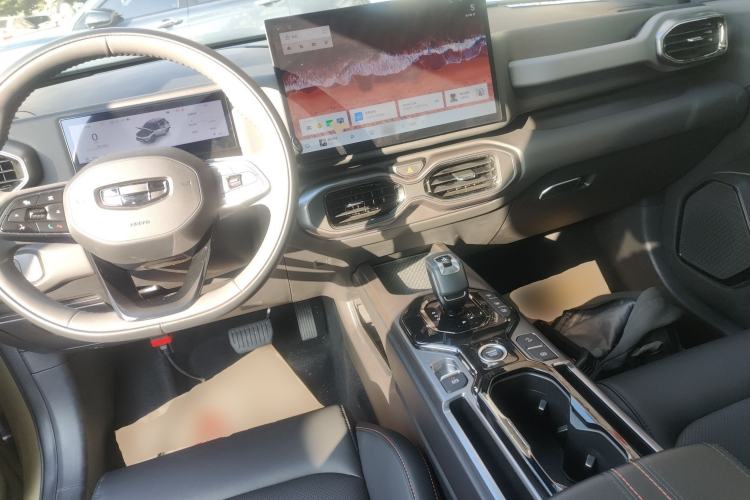 Used Geely Auto Cowboy 2025 1.5TD Fun-Offroad Version Center Console