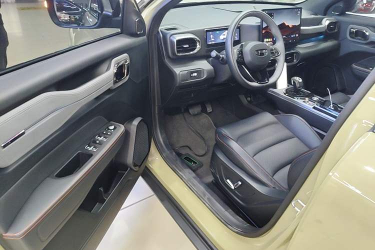 Used Geely Auto Cowboy 2025 1.5TD Fun-Offroad Version Driver Seat