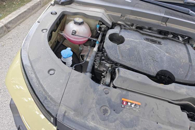 Used Geely Auto Cowboy 2025 1.5TD Fun-Offroad Version Engine Bay Right