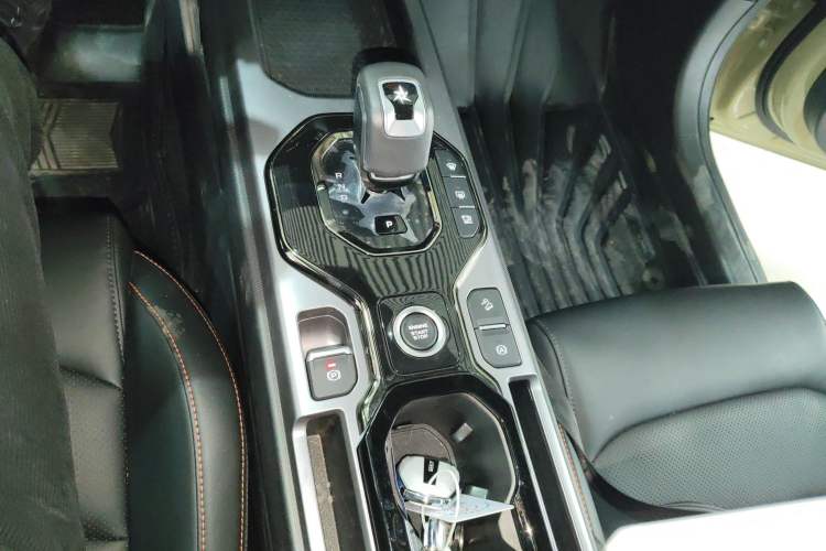 Used Geely Auto Cowboy 2025 1.5TD Fun-Offroad Version Gear Lever