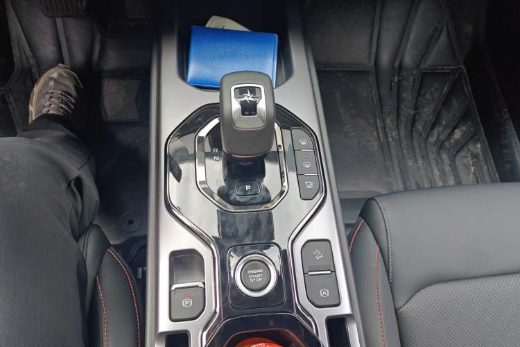 Used Geely Auto Cowboy 2025 1.5TD Fun-Offroad Version Gear Lever