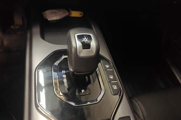 Used Geely Auto Cowboy 2025 1.5TD Fun-Offroad Version Gear Lever