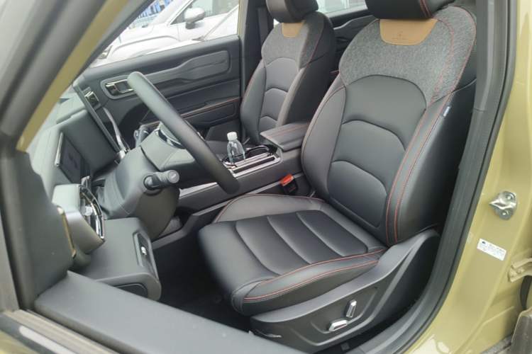 Used Geely Auto Cowboy 2025 1.5TD Fun-Offroad Version Left Front Seat