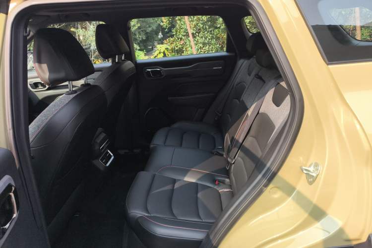 Used Geely Auto Cowboy 2025 1.5TD Fun-Offroad Version Left Rear Seat