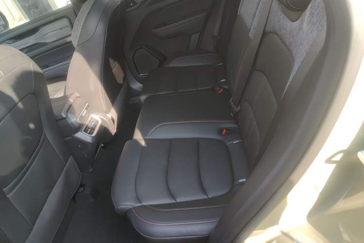 Used Geely Auto Cowboy 2025 1.5TD Fun-Offroad Version Left Rear Seat