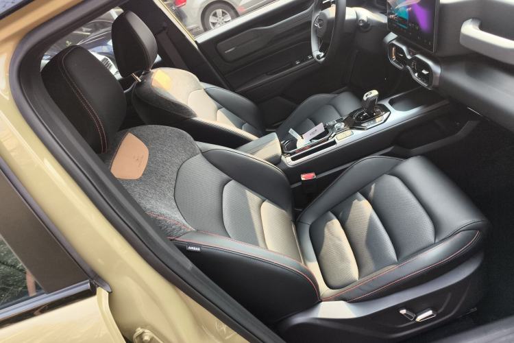 Used Geely Auto Cowboy 2025 1.5TD Fun-Offroad Version Right Front Seat