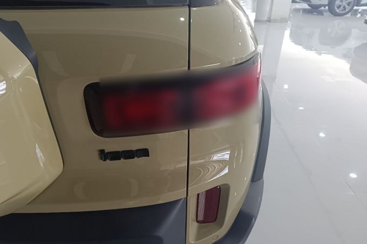 Used Geely Auto Cowboy 2025 1.5TD Fun-Offroad Version Right Rear Taillight