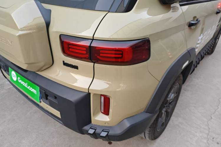 Used Geely Auto Cowboy 2025 1.5TD Fun-Offroad Version Right Rear Taillight
