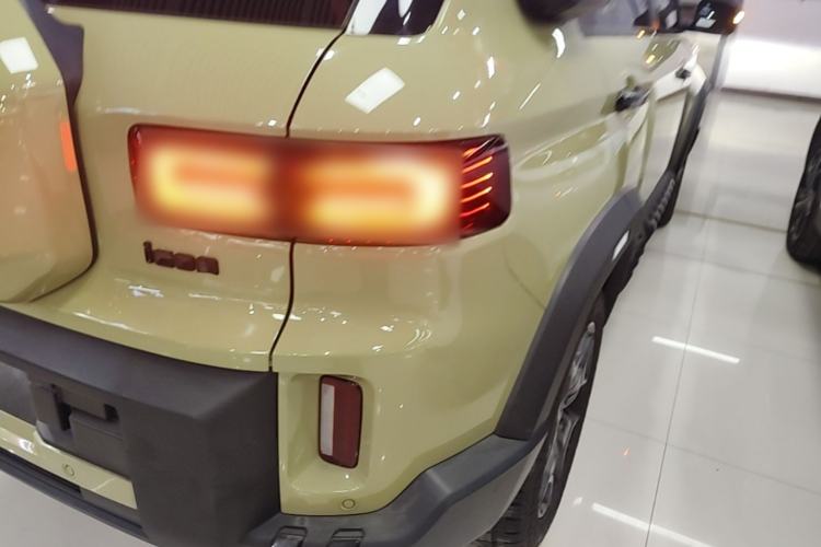 Used Geely Auto Cowboy 2025 1.5TD Fun-Offroad Version Right Rear Taillight