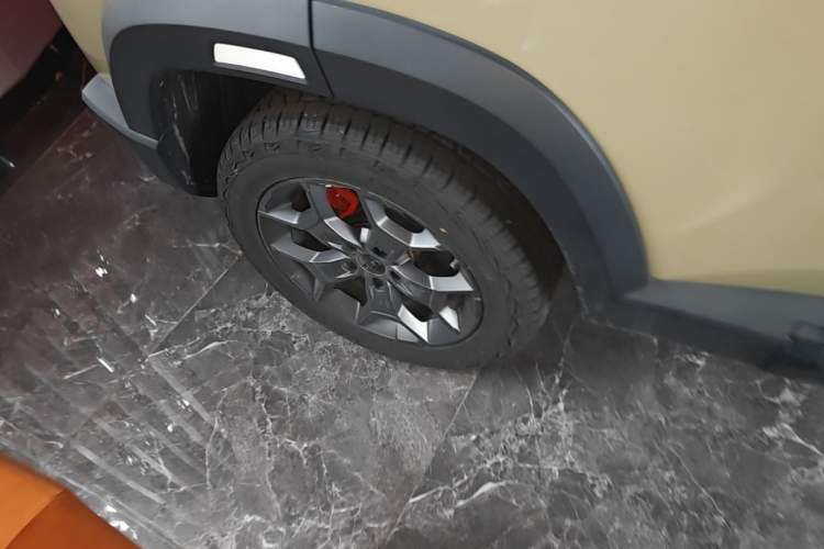 Used Geely Auto Cowboy 2025 1.5TD Fun-Offroad Version Right Rear Wheel Hub