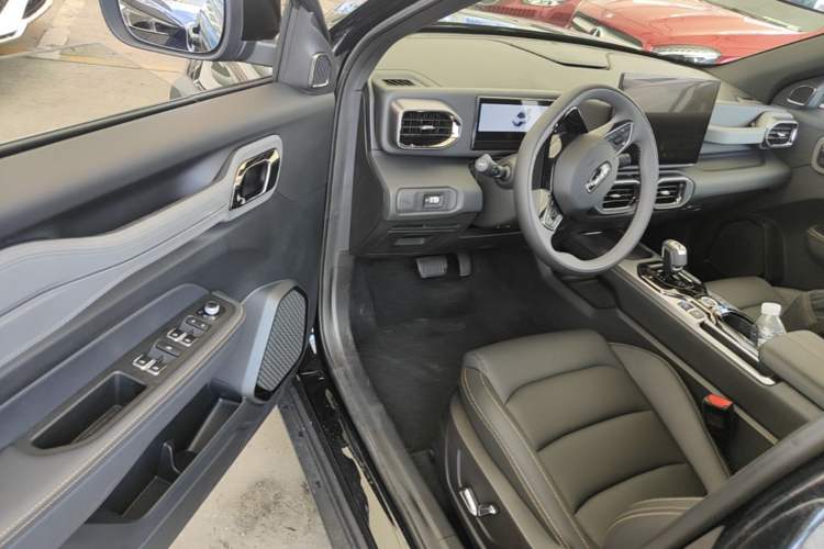 Used Geely Auto Cowboy 2026 Model 1.5TD Guan Ye Edition Driver Seat