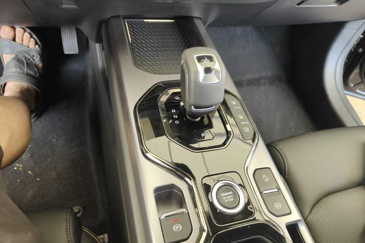 Used Geely Auto Cowboy 2026 Model 1.5TD Guan Ye Edition Gear Lever