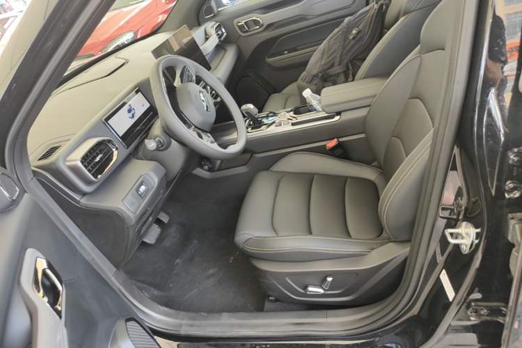 Used Geely Auto Cowboy 2026 Model 1.5TD Guan Ye Edition Left Front Seat