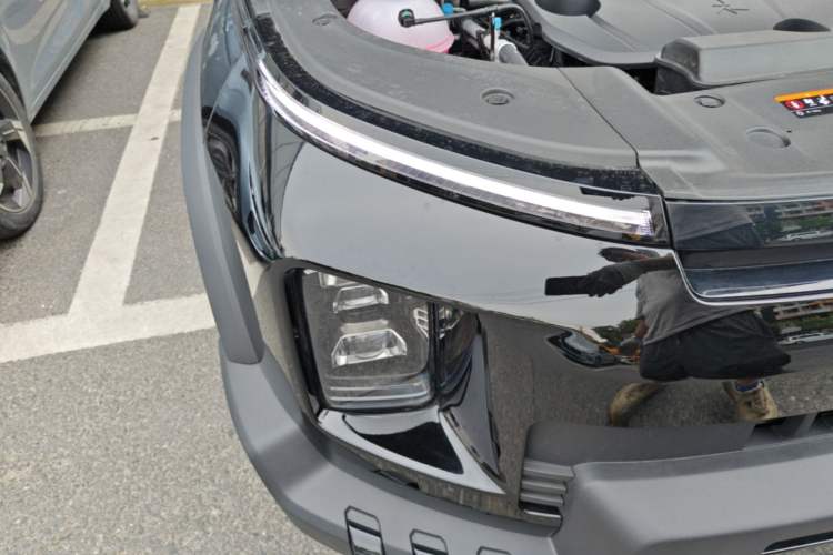 Used Geely Auto Cowboy 2026 Model 1.5TD Guan Ye Edition Right Front Headlight