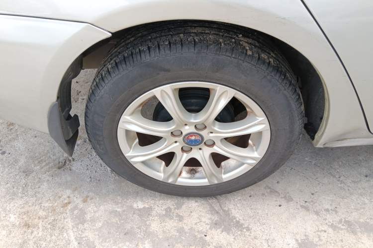 Used Geely Auto Diamond 2013 1.5L Manual Elite Model Exterior 8