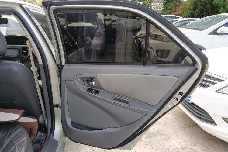 Used Geely Auto Diamond 2013 1.5L Manual Elite Model Interior 6