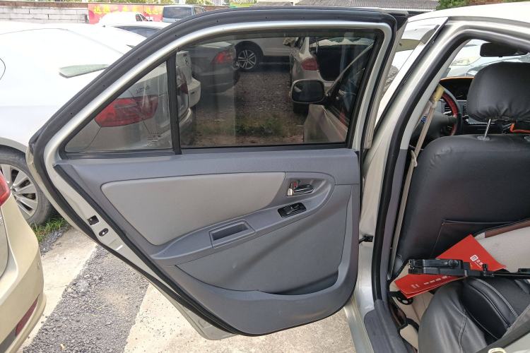 Used Geely Auto Diamond 2013 1.5L Manual Elite Model Interior 8