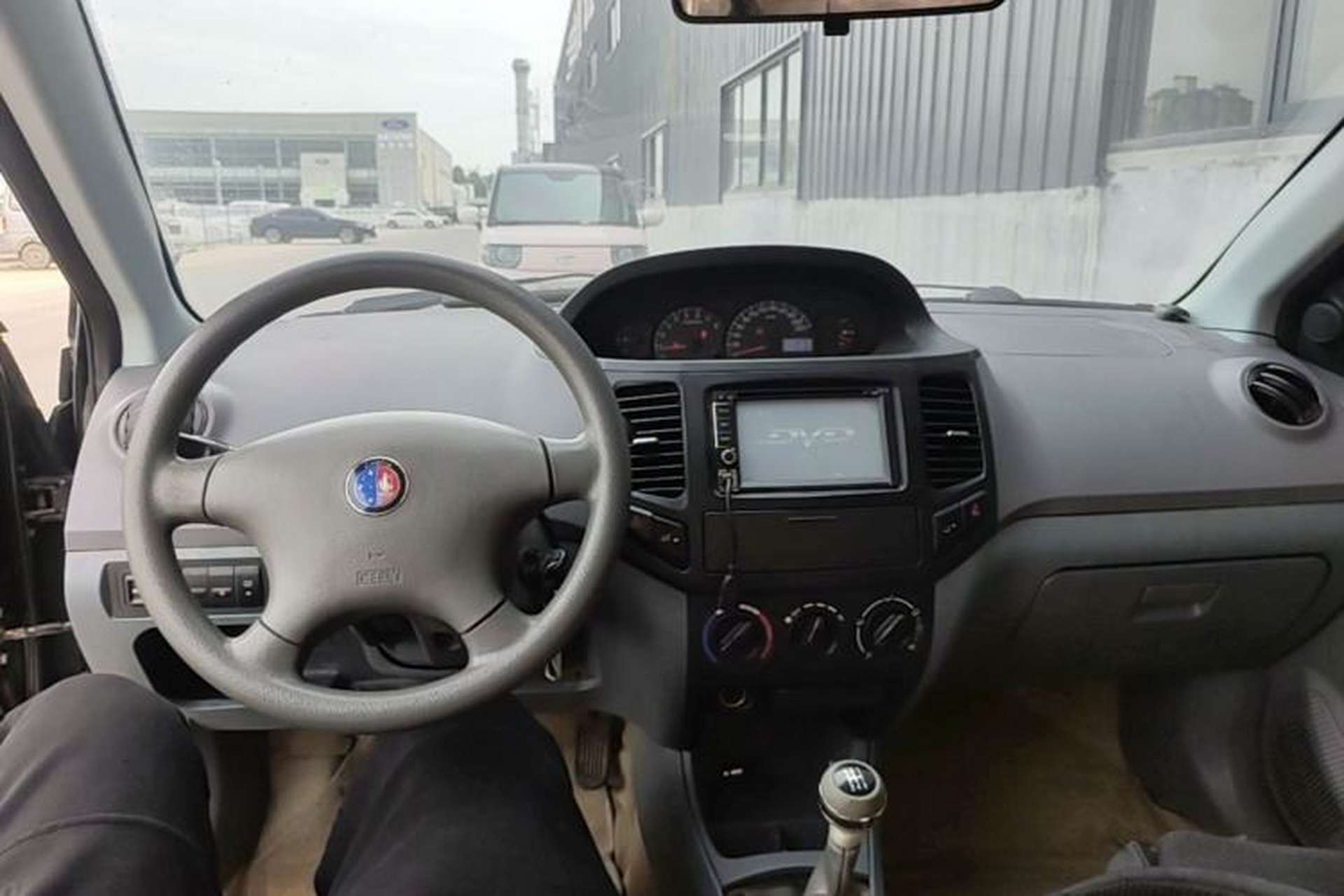 Used Geely Auto Diamond 2010 1.5L Manual Classic Edition Center Console