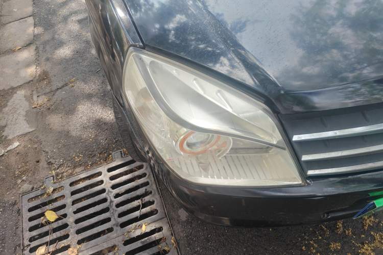 Used Geely Auto Diamond 2010 2nd Generation 1.5L Manual Standard Version Right Front Headlight