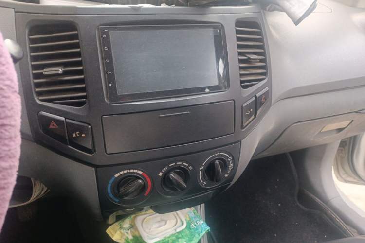 Used Geely Auto Diamond 2010 2nd Generation 1.5L Manual Standard Version Audio And AC Panel