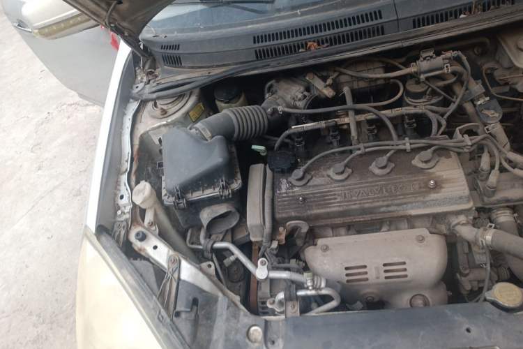Used Geely Auto Diamond 2010 2nd Generation 1.5L Manual Standard Version Engine Bay Right