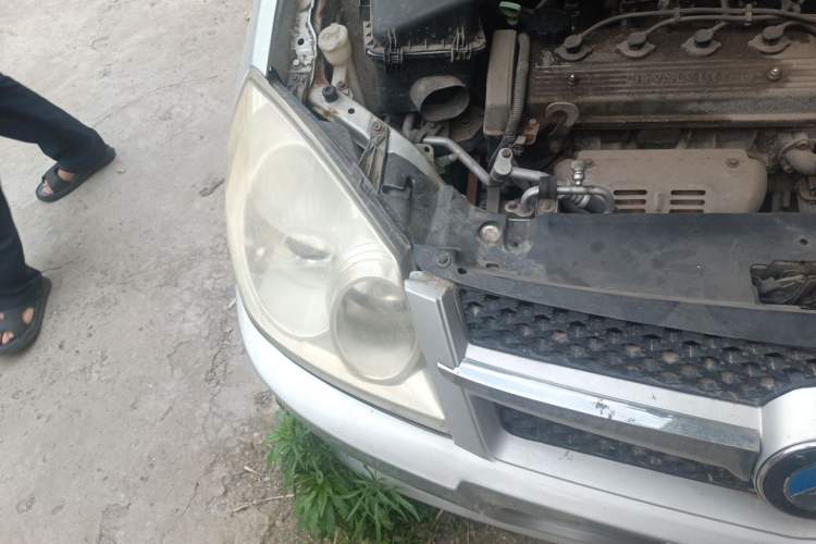Used Geely Auto Diamond 2010 2nd Generation 1.5L Manual Standard Version Right Front Headlight