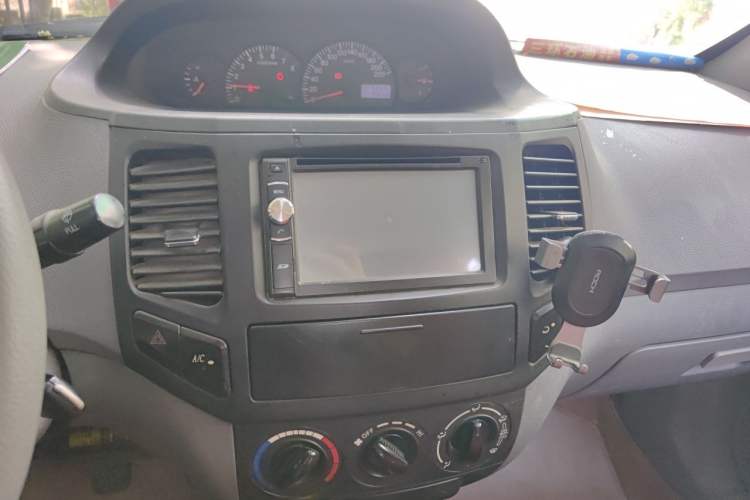 Used Geely Auto Diamond 2013 1.5L Manual Elite Model Audio And AC Panel