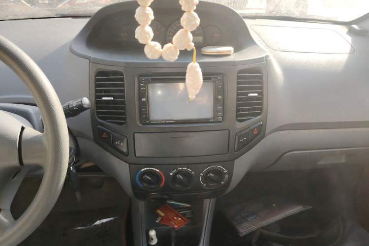 Used Geely Auto Diamond 2013 1.5L Manual Elite Model Audio And AC Panel