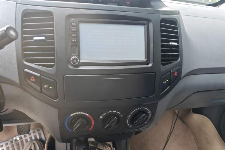 Used Geely Auto Diamond 2013 1.5L Manual Entry-Level Model Audio And AC Panel