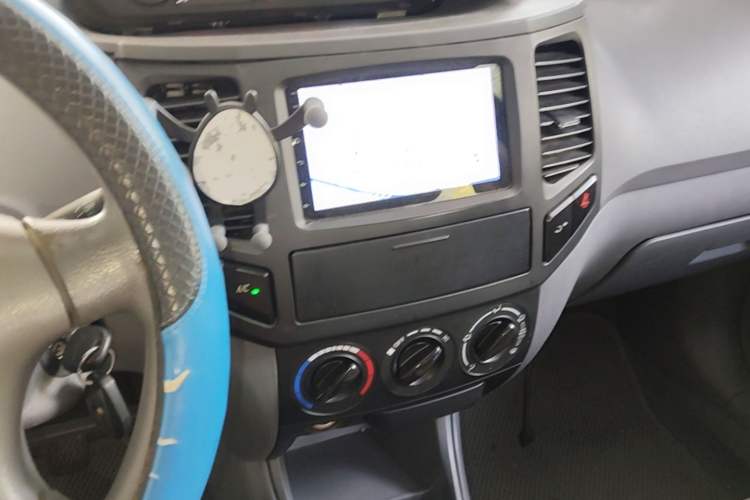 Used Geely Auto Diamond 2013 1.5L Manual Elite Model Audio And AC Panel