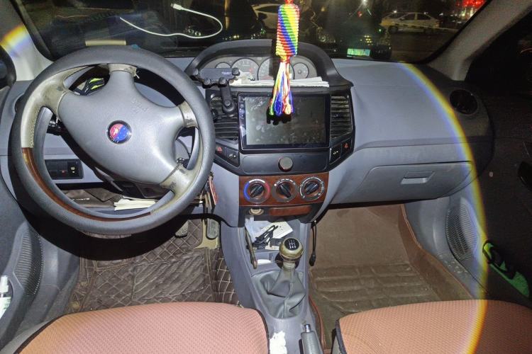 Used Geely Auto Diamond 2013 1.5L Manual Entry-Level Model Center Console