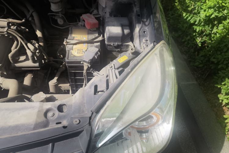 Used Geely Auto Diamond 2013 1.5L Manual Elite Model Engine Bay Left