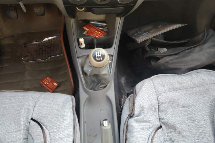 Used Geely Auto Diamond 2013 1.5L Manual Elite Model Gear Lever