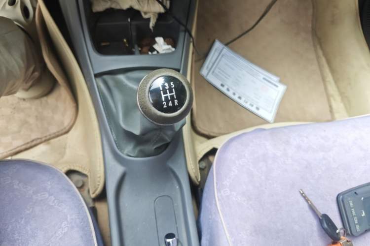 Used Geely Auto Diamond 2013 1.5L Manual Entry-Level Model Gear Lever
