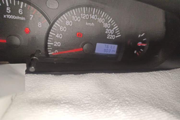 Used Geely Auto Diamond 2013 1.5L Manual Entry-Level Model Odometer Close Up