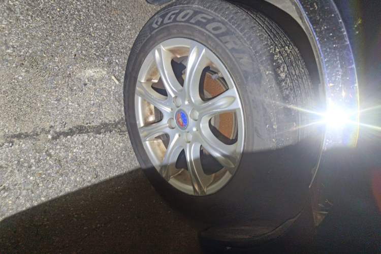 Used Geely Auto Diamond 2013 1.5L Manual Entry-Level Model Right Front Wheel Hub