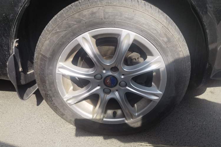 Used Geely Auto Diamond 2013 1.5L Manual Elite Model Right Front Wheel Hub