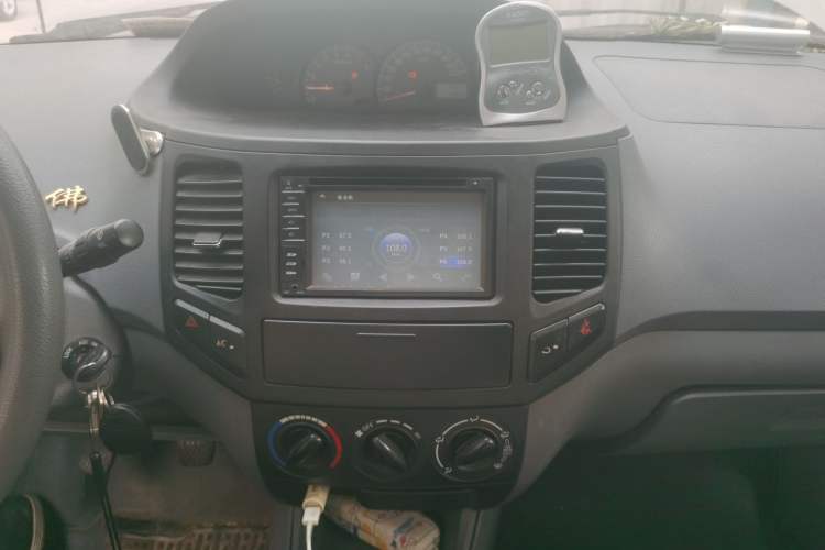 Used Geely Auto Diamond 2013 1.5L Manual Entry-Level Model Audio And AC Panel