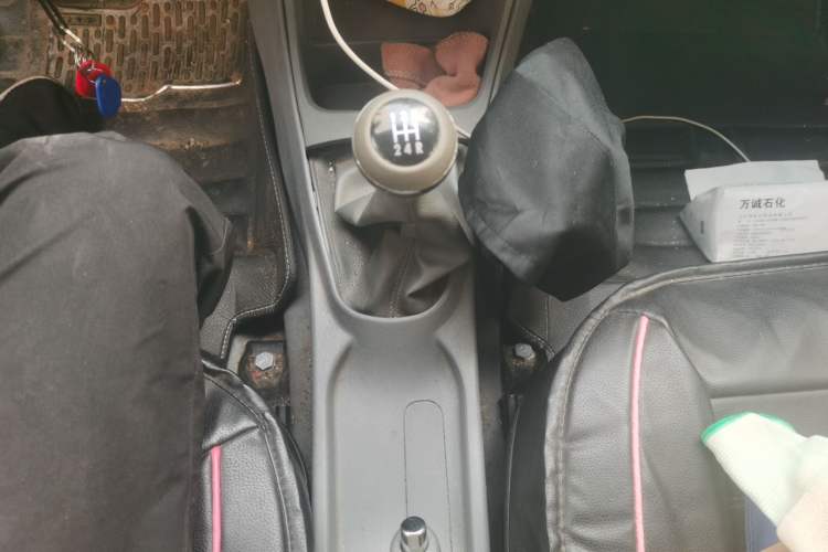 Used Geely Auto Diamond 2013 1.5L Manual Entry-Level Model Gear Lever