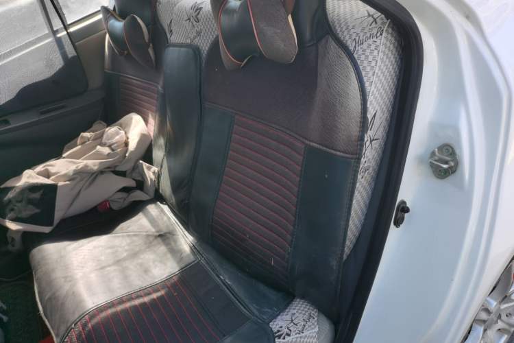 Used Geely Auto Diamond 2013 1.5L Manual Entry-Level Model Left Rear Seat
