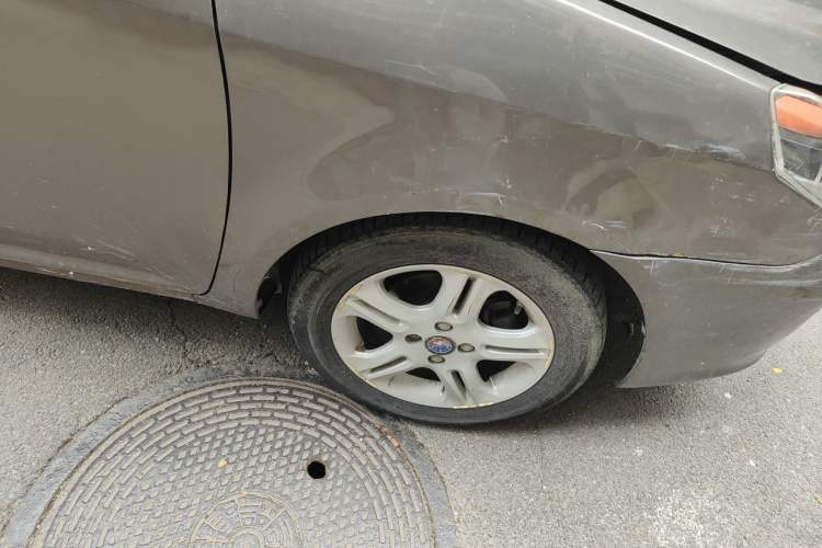 Used Geely Auto Diamond  Right Front Wheel Hub