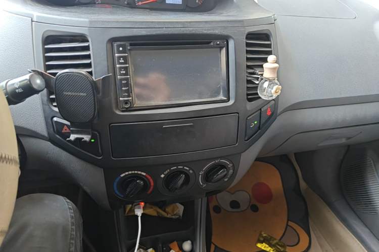 Used Geely Auto Diamond 2013 1.5L Manual Elite Model Audio And AC Panel