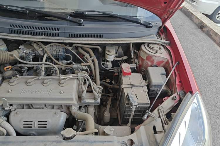 Used Geely Auto Diamond 2013 1.5L Manual Elite Model Engine Bay Left