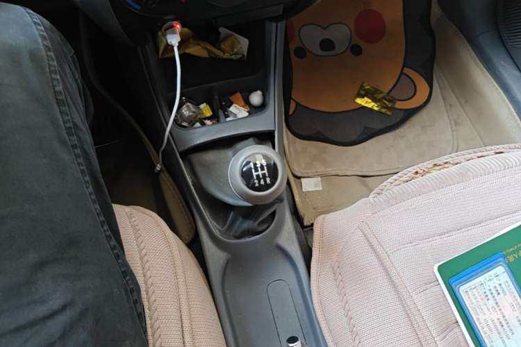 Used Geely Auto Diamond 2013 1.5L Manual Elite Model Gear Lever