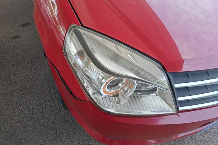 Used Geely Auto Diamond 2013 1.5L Manual Elite Model Right Front Headlight