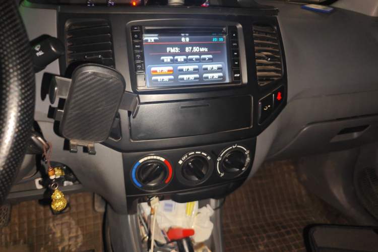 Used Geely Auto Diamond 2013 1.5L Manual Elite Model Audio And AC Panel